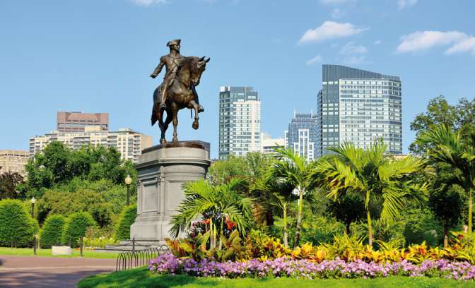 Een standbeeld van George Washington in Boston