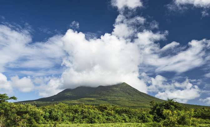 Een vulkaan op St. Kitts
