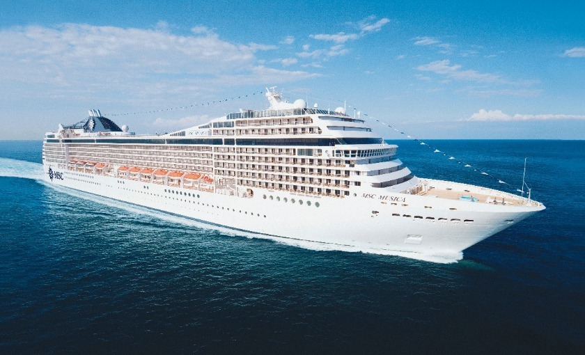 Het volledige schip van de MSC Musica