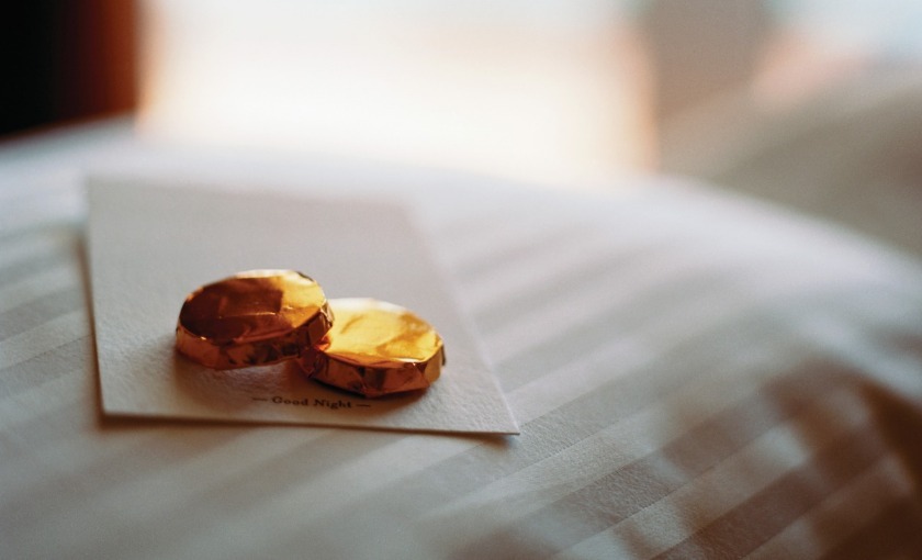 Een chocolaatje op het bed op de MS Zuiderdam