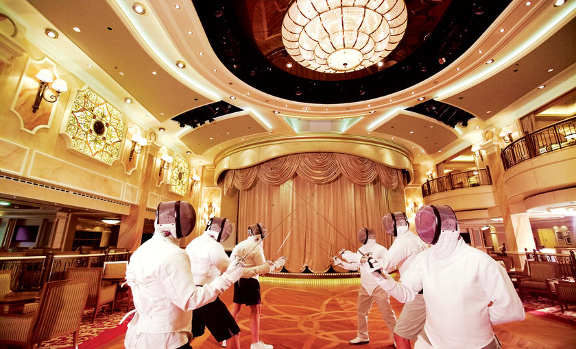 Schermen in de Queensroom op de Queen Victoria