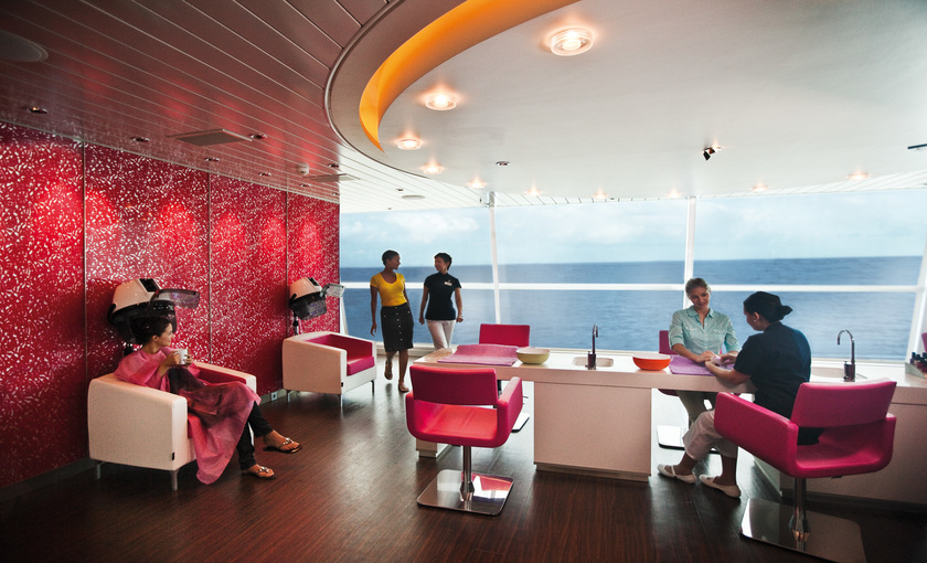 Beauty salon aan boord van Celebrity Solstice