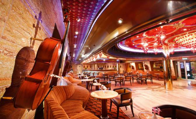 Een cello thema cafe op de costa pacifica