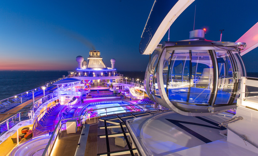 Bovendek met de north star op de Anthem of the Seas van Royal Caribbean
