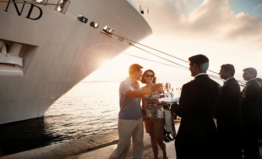 ontvangst door personeel bij aankomst schip silver wind