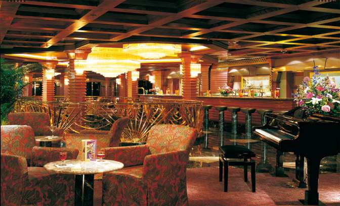 Lounge aan boord van Carnival Imagination